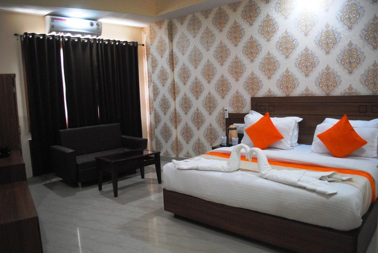 Hotel The Vaishno Devi Hills Катра Экстерьер фото