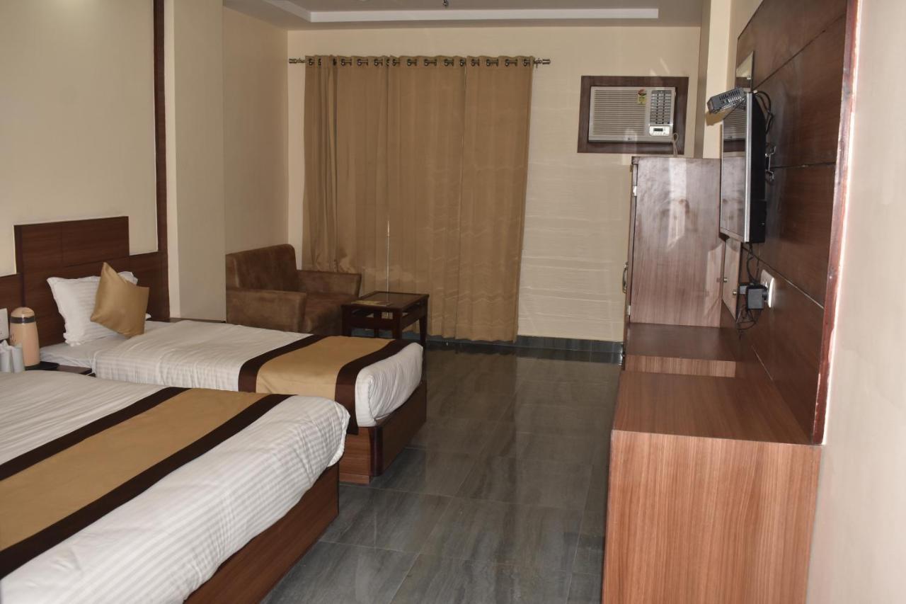 Hotel The Vaishno Devi Hills Катра Экстерьер фото